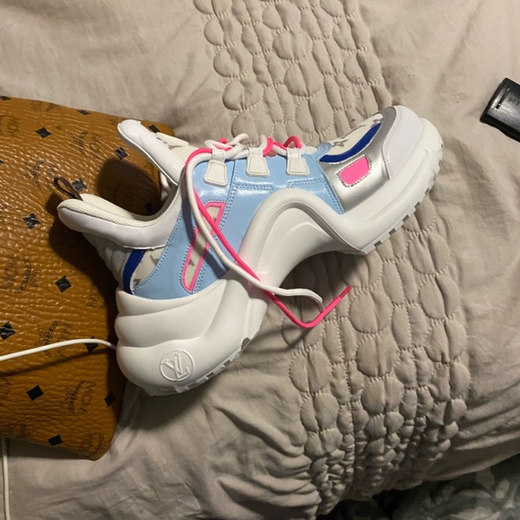 Sneakers - Picture 2 of 2